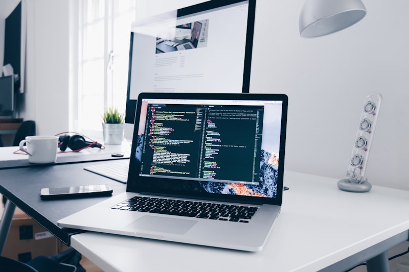 IT-Freelancer am Laptop
